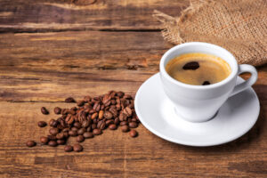 Kawa – co powinieneś wiedzieć o klasycznej „małej czarnej”?